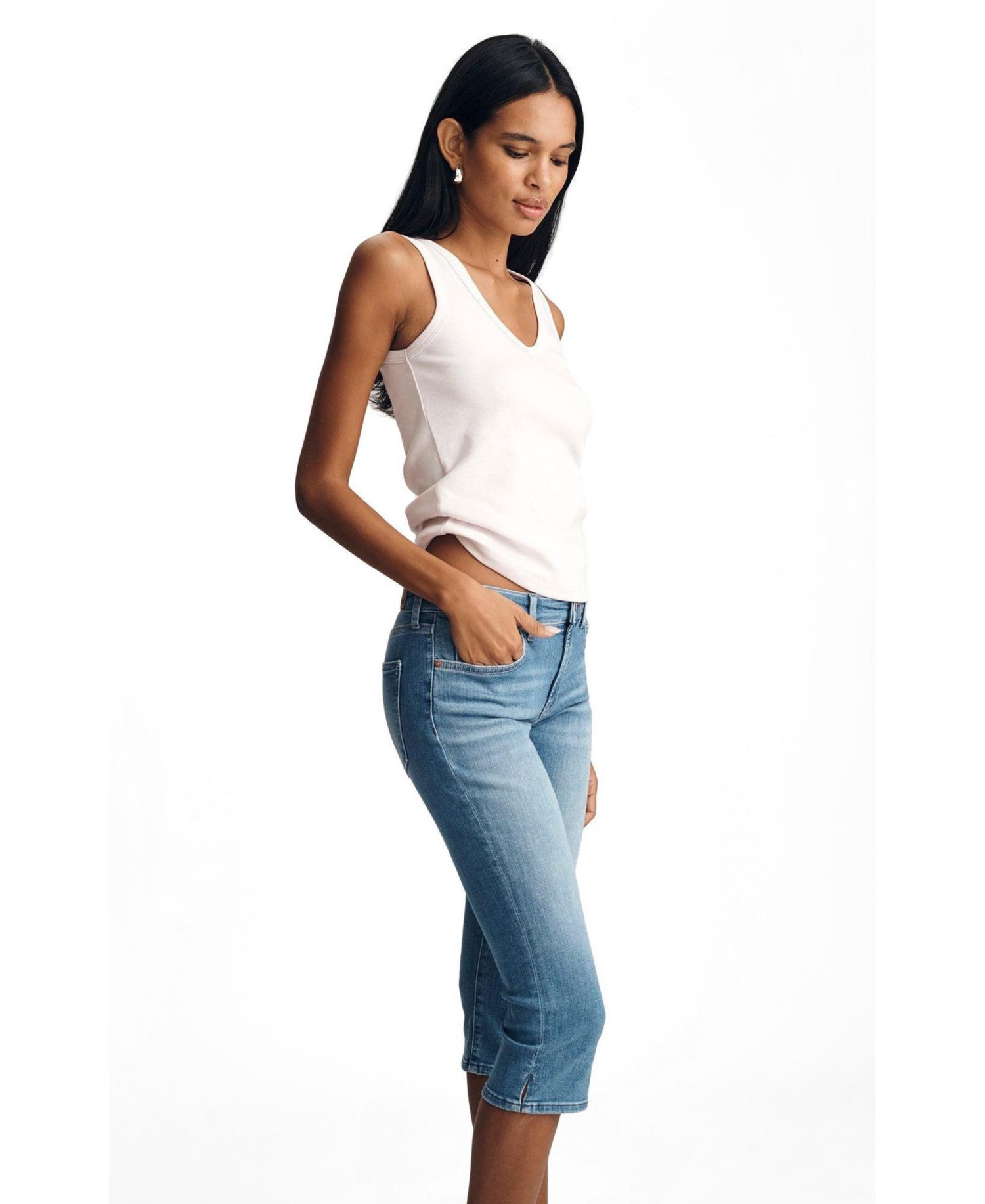 Women's Hilary Mid Rise Capri In Blue Brushed Flex