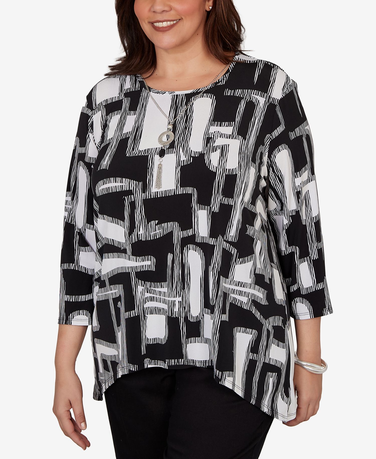 Plus Size Geo Boxes Puff Printed Top with Necklace
