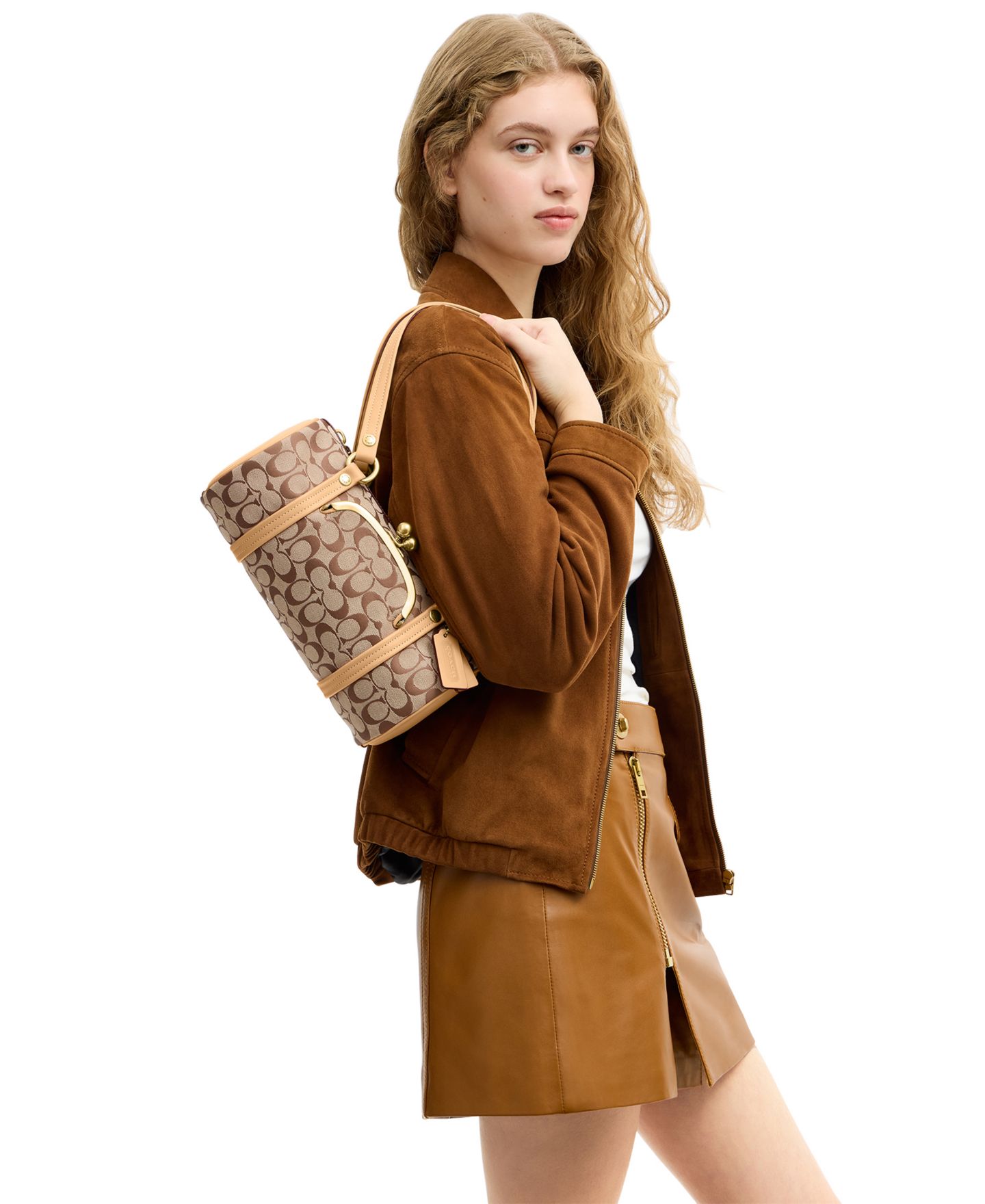 Женская сумка COACH Kisslock Small Signature Jacquard Barrel Shoulder 28, цвет: Латунный / Хаки персиковый — фото 3