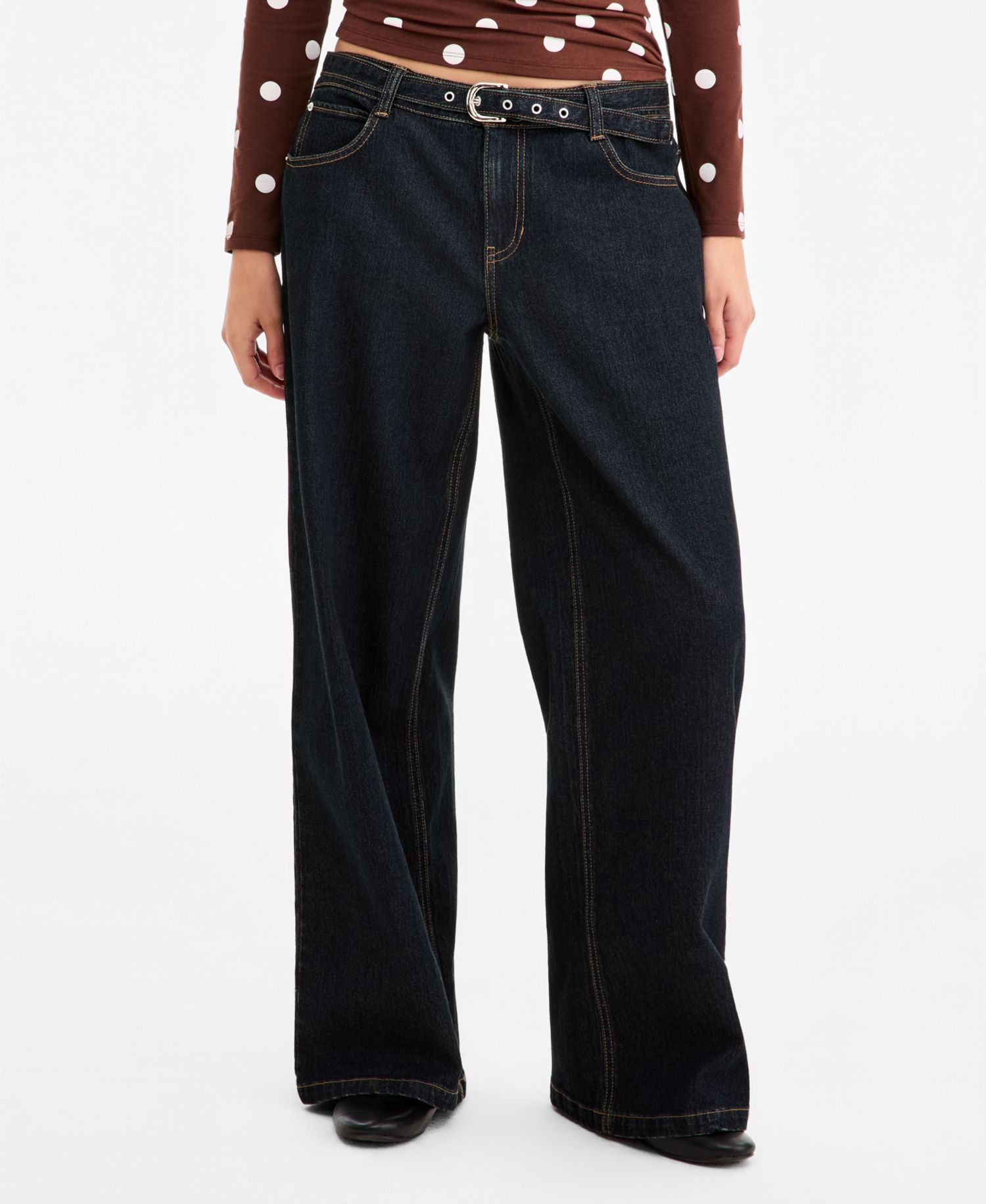 Juniors' Self-Belt Dark-Rinse Wide-Leg Jeans