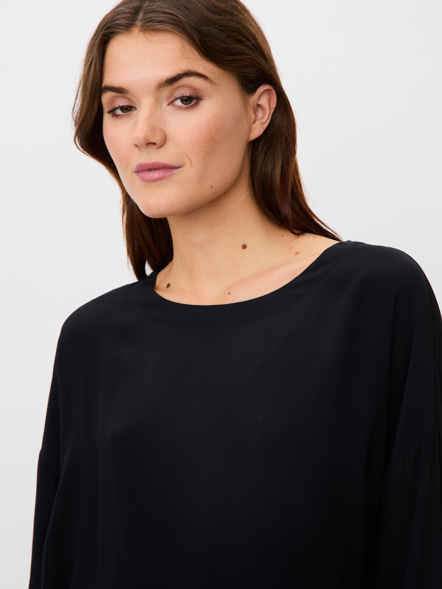 Women's Mabecca Round Neck Draped Blouse