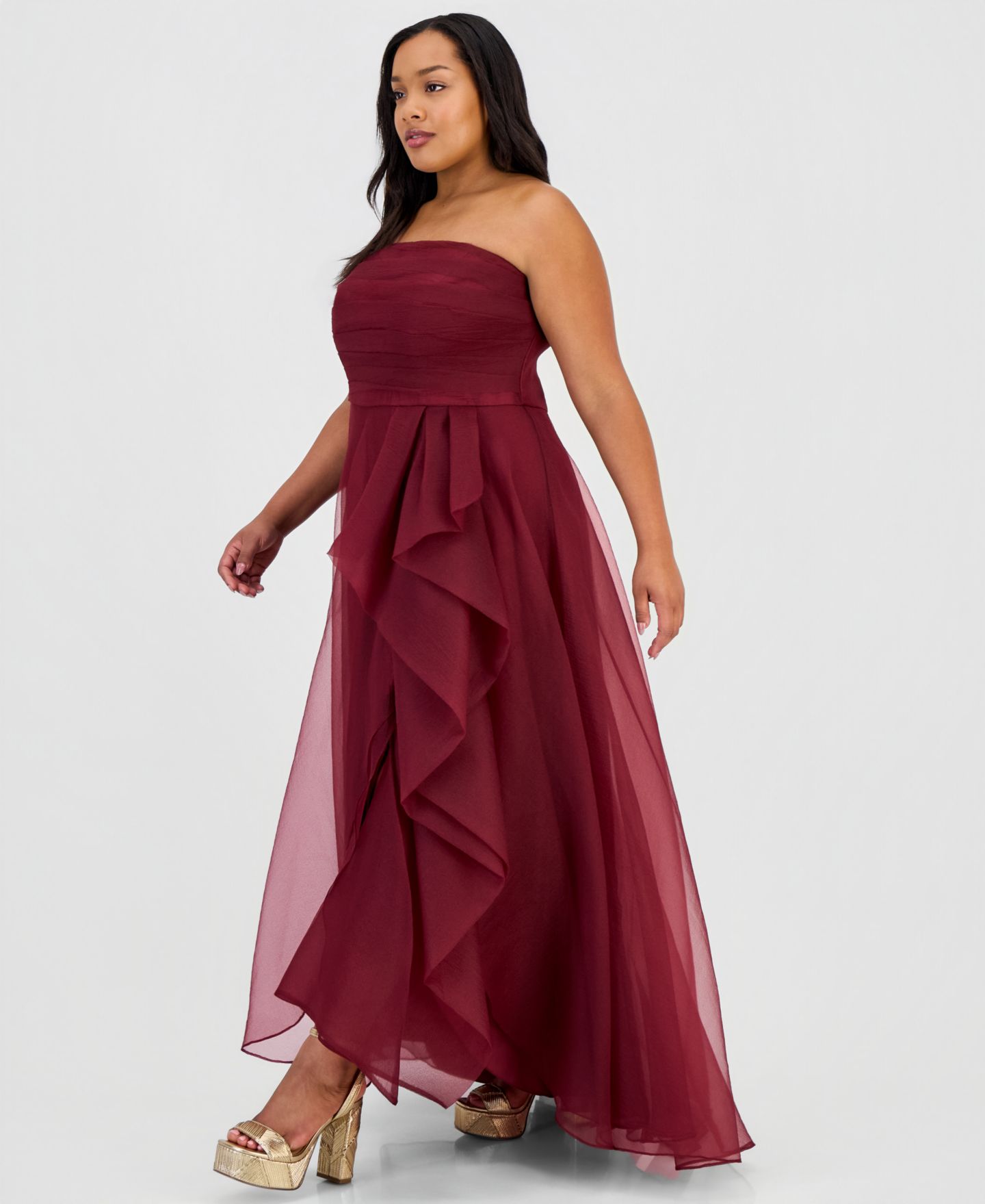 Женские платья B Darlin Trendy Plus Size Ruffled Strapless Gown, цвет: Винный — фото 3