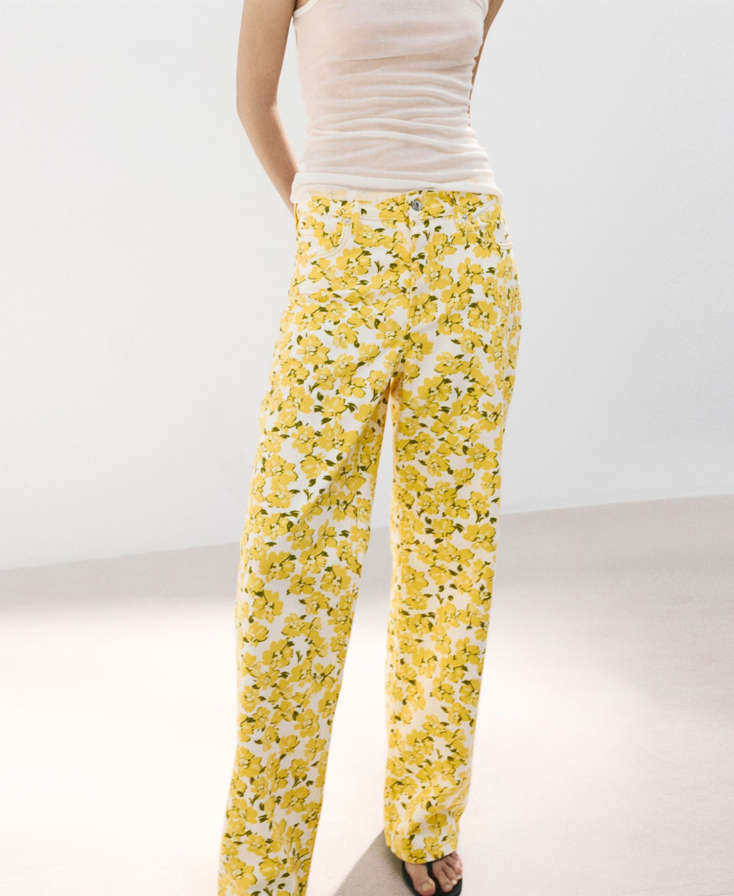 Women's Floral Pattern Straight-Leg Jeans