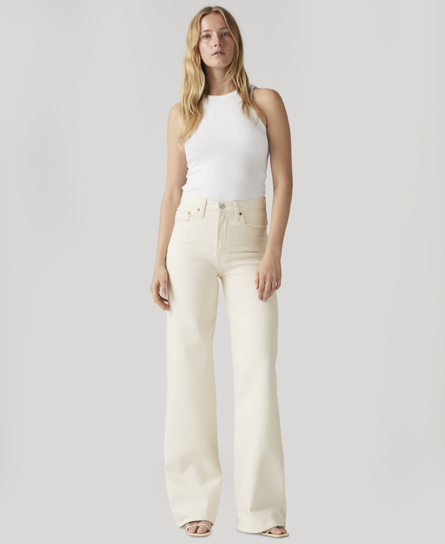Женские джинсы Levi's Premium Ribcage Wide-Leg, цвет: Barely Freezing — фото 2