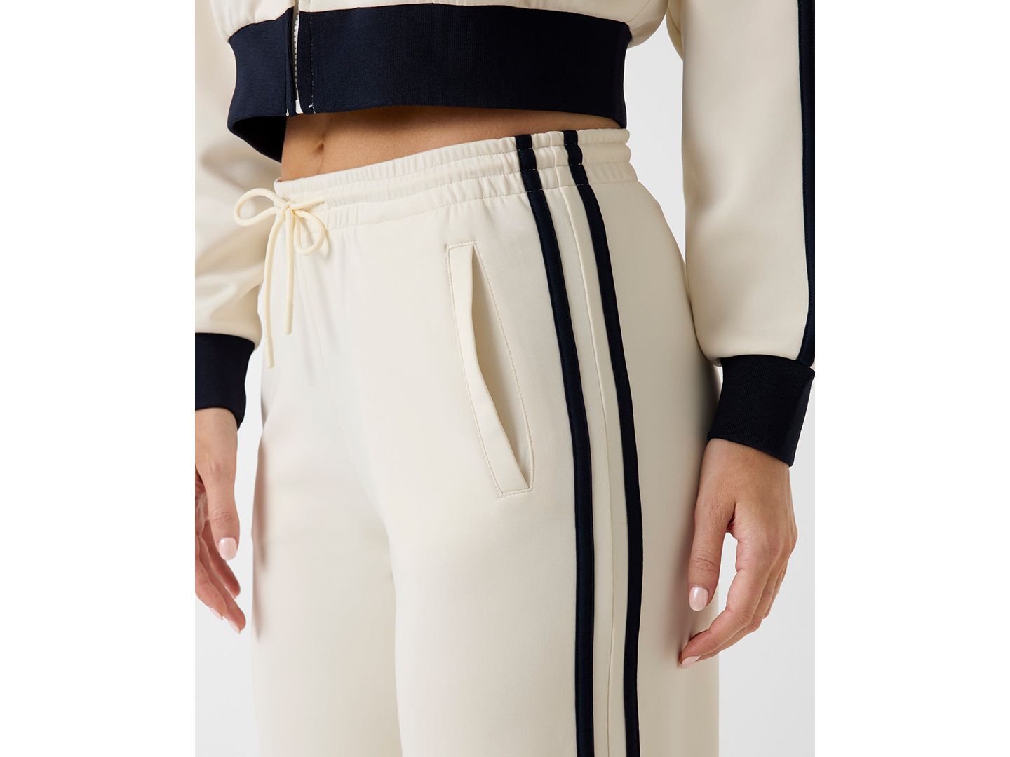 Женские брюки GUESS Hoshi Side-Band Straight-Leg Jogger, цвет: Белый — фото 3