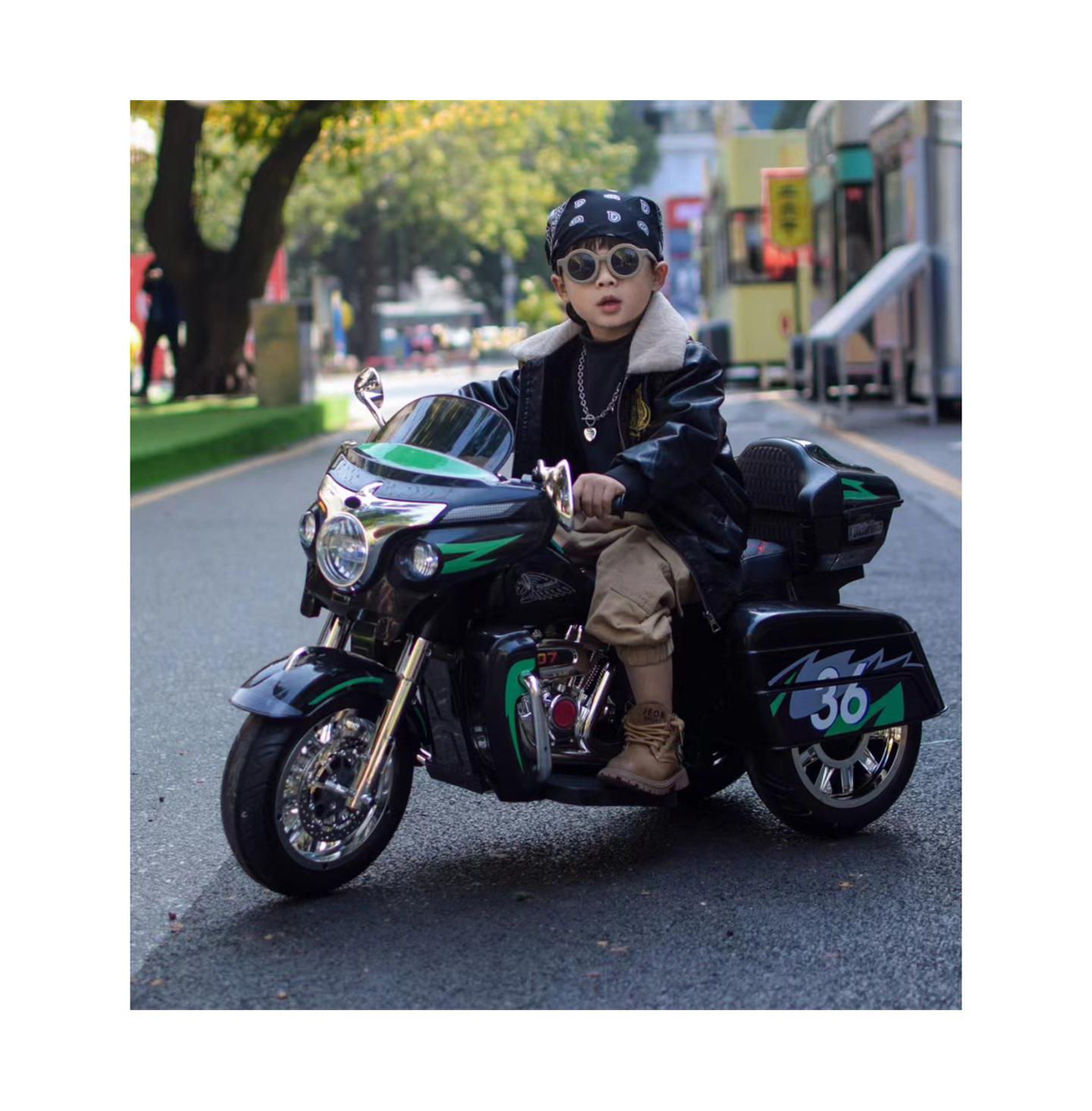 Детская игрушка YOBTOP Kids Ride On Motorcycle 12V with LED Lights, Wireless Music & Storage Trunk, 3–6 лет, цвет: Чёрный — фото 2