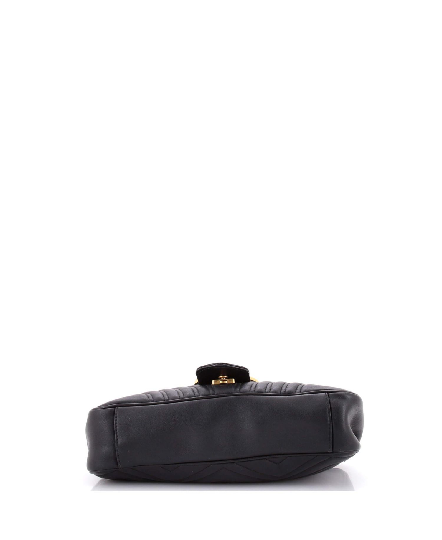 Medium GG Marmont Flap Bag Matelasse Leather