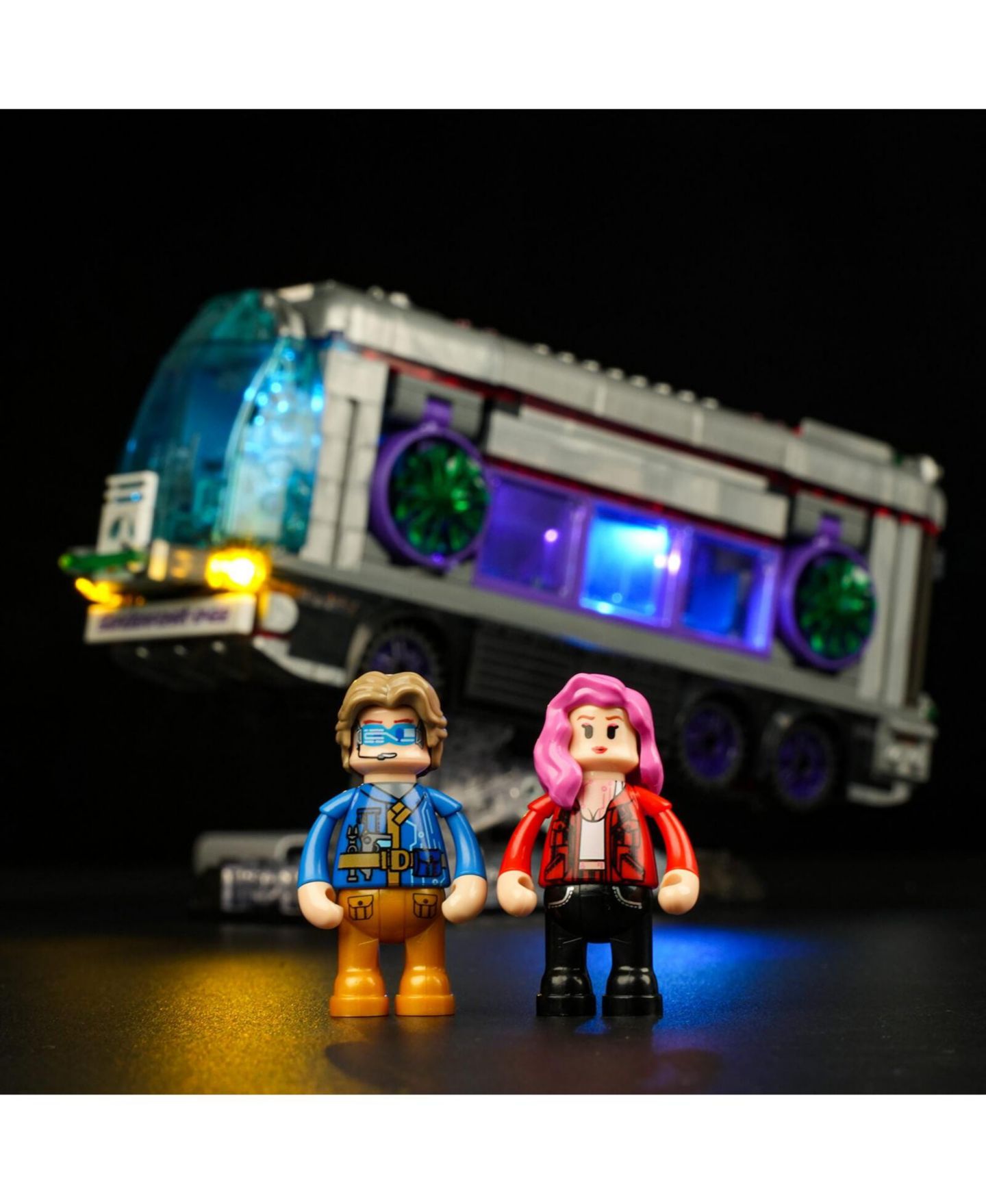 Детский конструктор Lumibricks Cyberpunk Future Bus 605-Piece 2-in-1 LED Light Building Set, Ages 16+ — фото 2