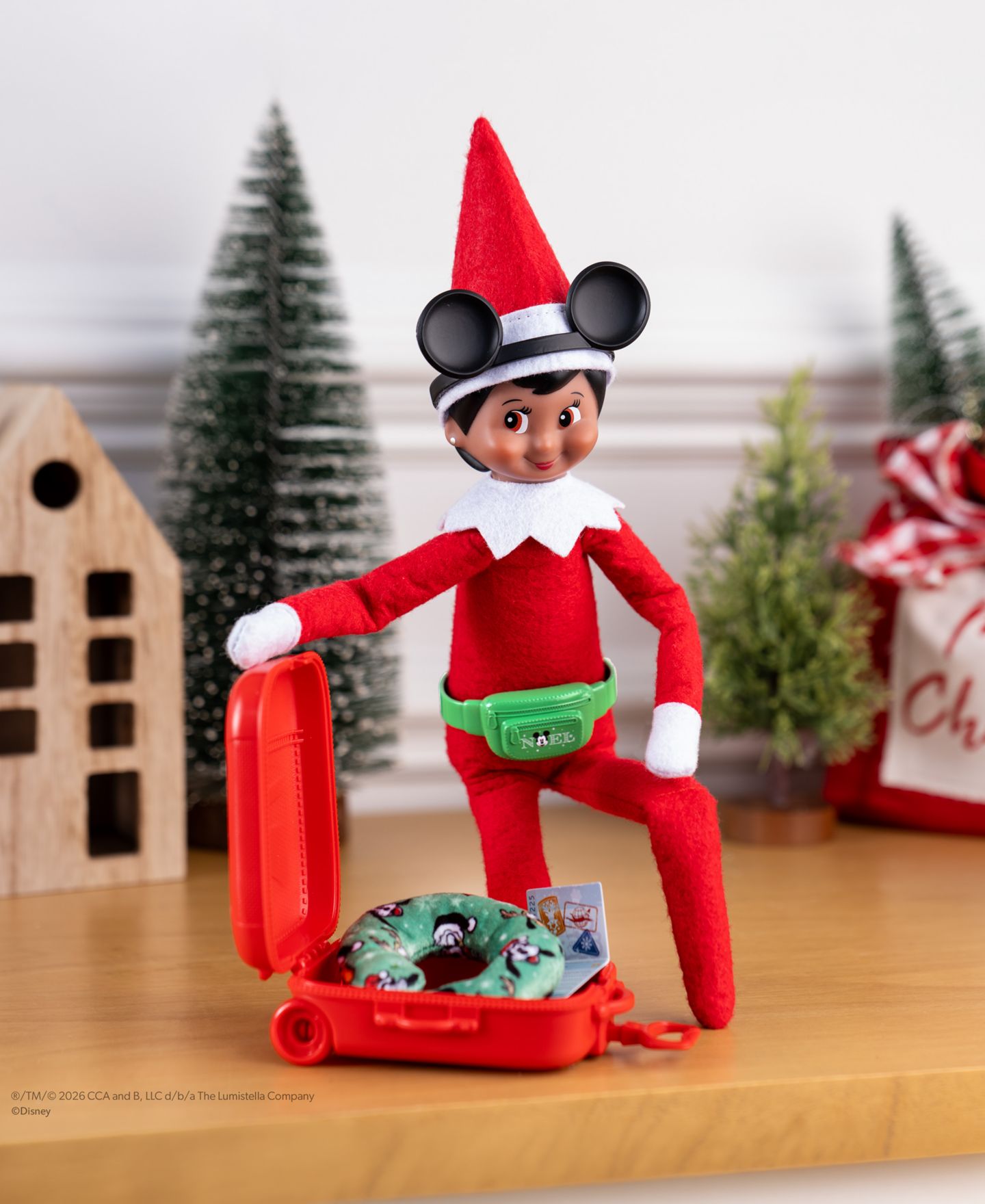 Детские куклы Elf on the Shelf Polar Props Mickey Mouse Travel 5-Piece Accessory Set, Ages 3+ — фото 5