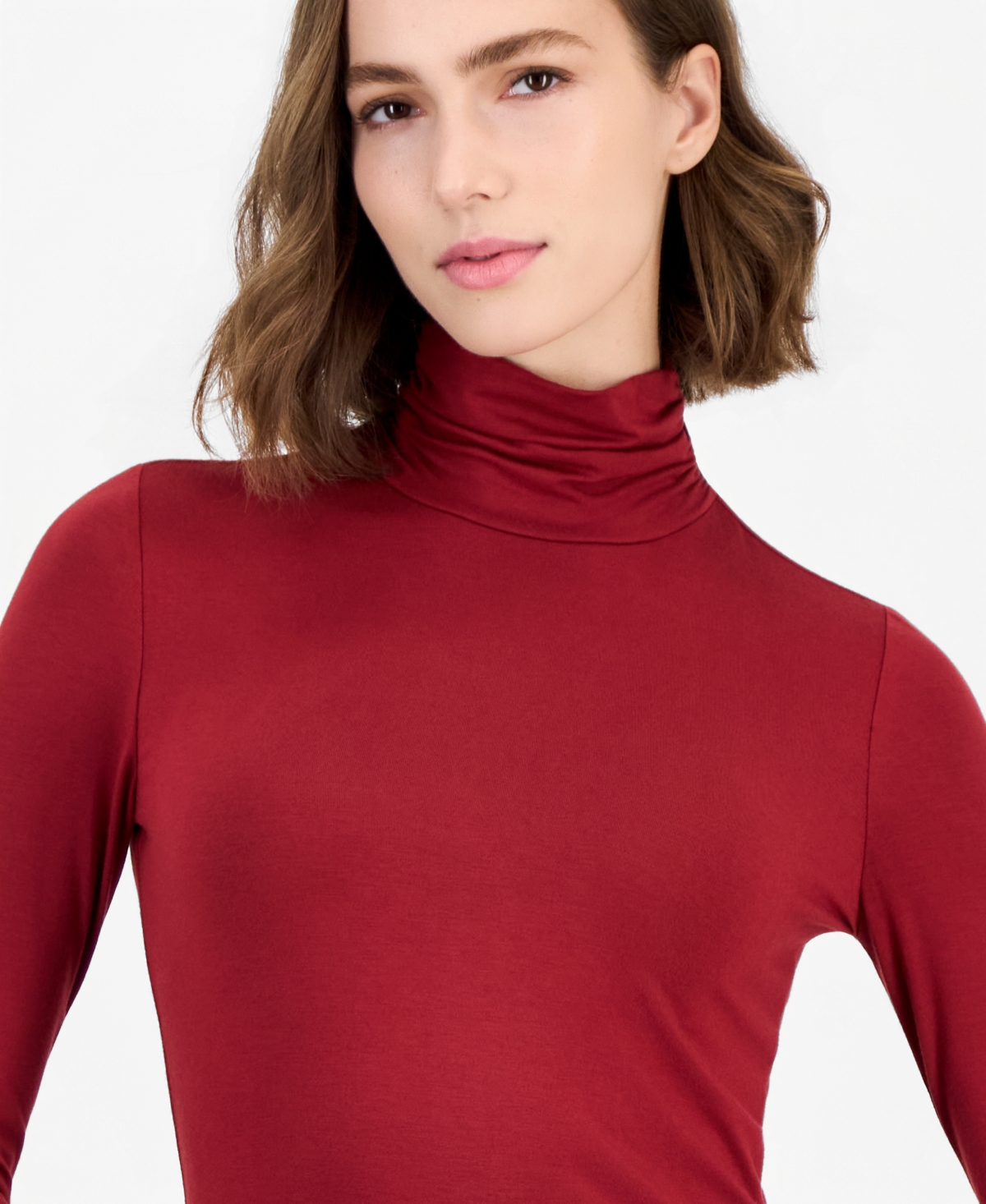T Tahari Women's Long-Sleeve Shirred Turtleneck Top