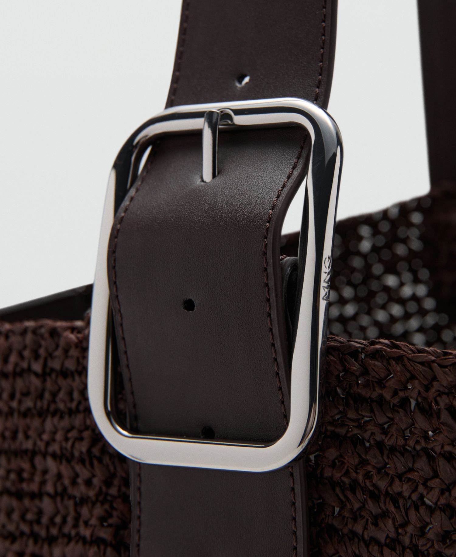 Women's Natural-Fiber Buckle Detail Shopper Bag