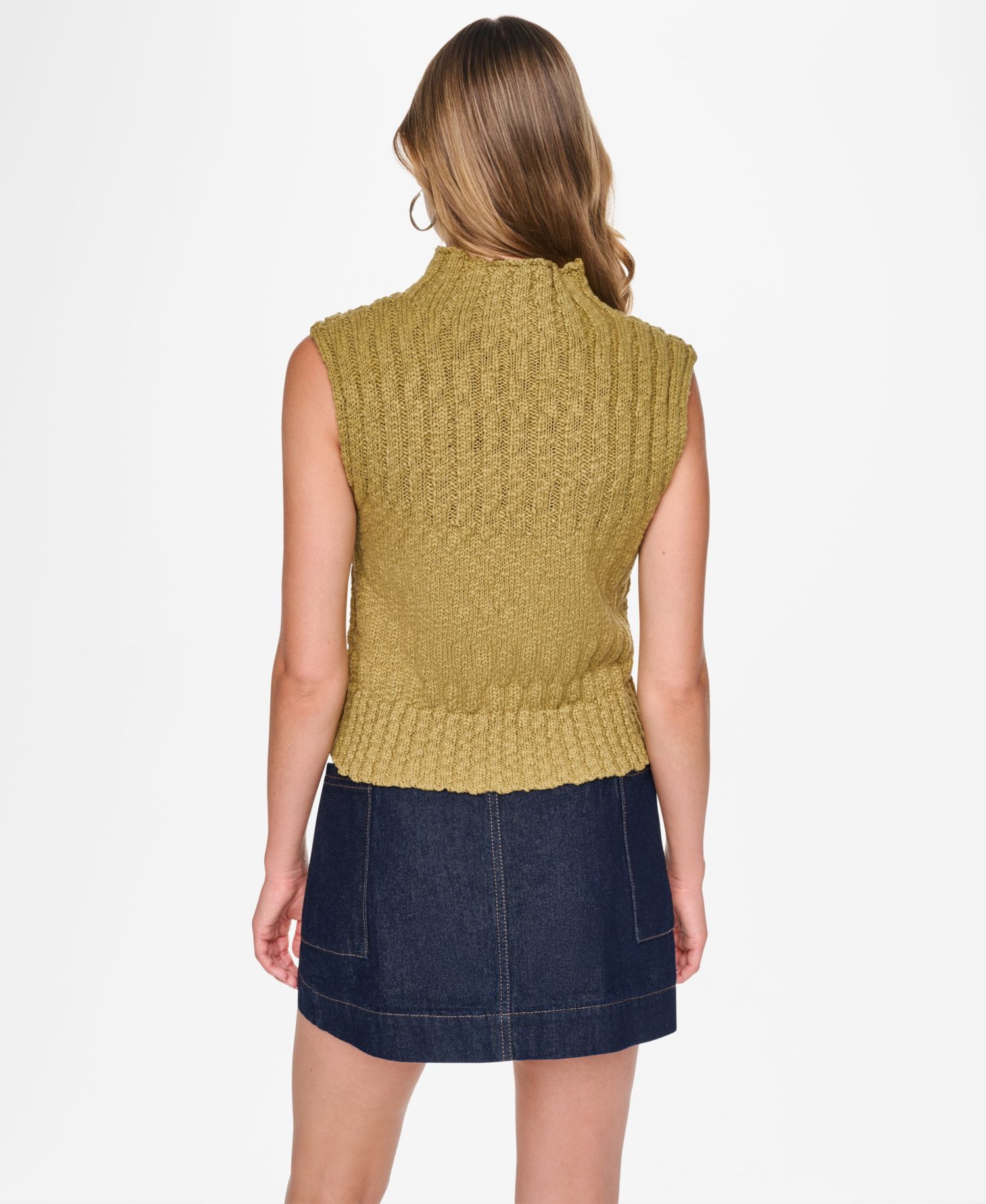 Women's Sleeveless Mock-Neck Cable-Knit Sweater