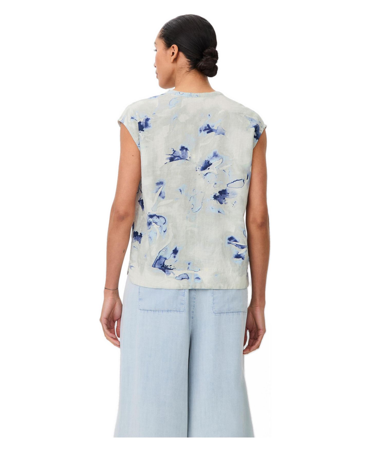Женская блузка Masai Copenhagen Maelphira Floral Cap-Sleeve Linen-Viscose Blend, цвет: Skyway — фото 3