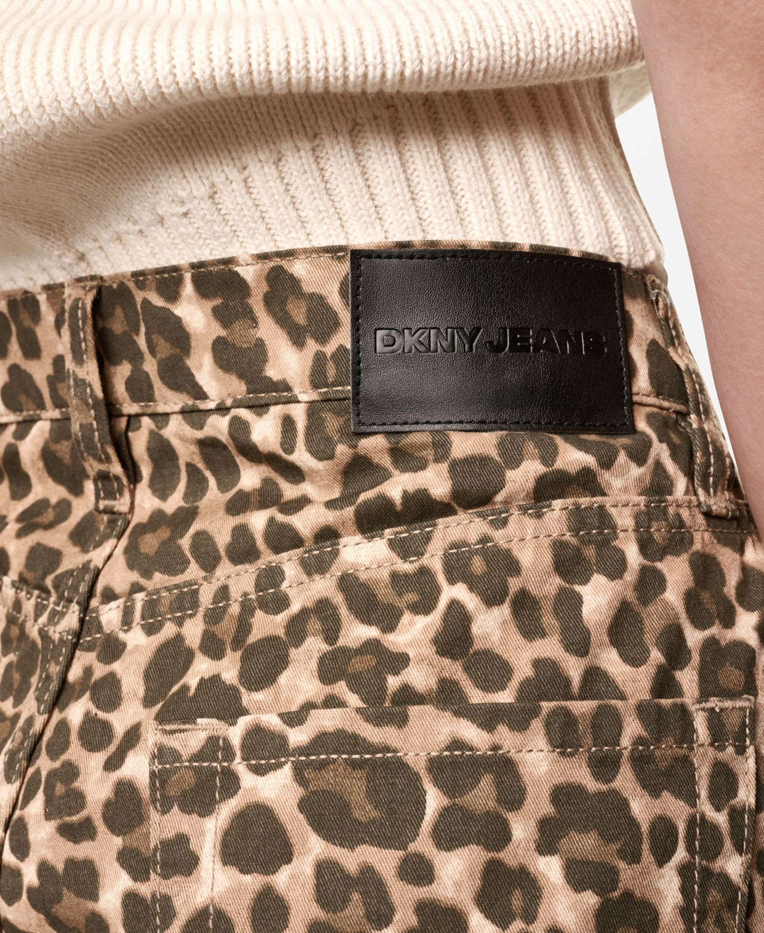 Petite Mid-Rise Leopard-Print Straight-Leg Jeans
