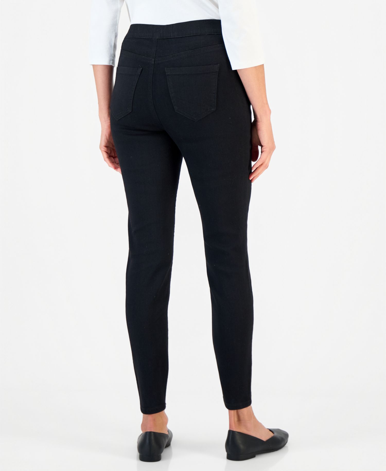 Petite Mid-Rise Pull On Jeggings