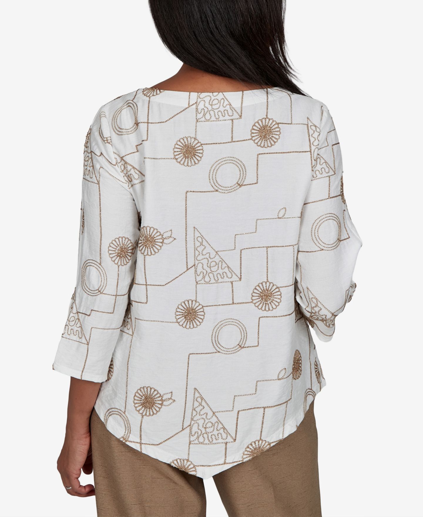 Женская блузка Alfred Dunner Petite Union Square Geometric-Floral 3/4-Sleeve Crewneck Rayon-Nylon Blend, цвет: Слоновая кость — фото 5