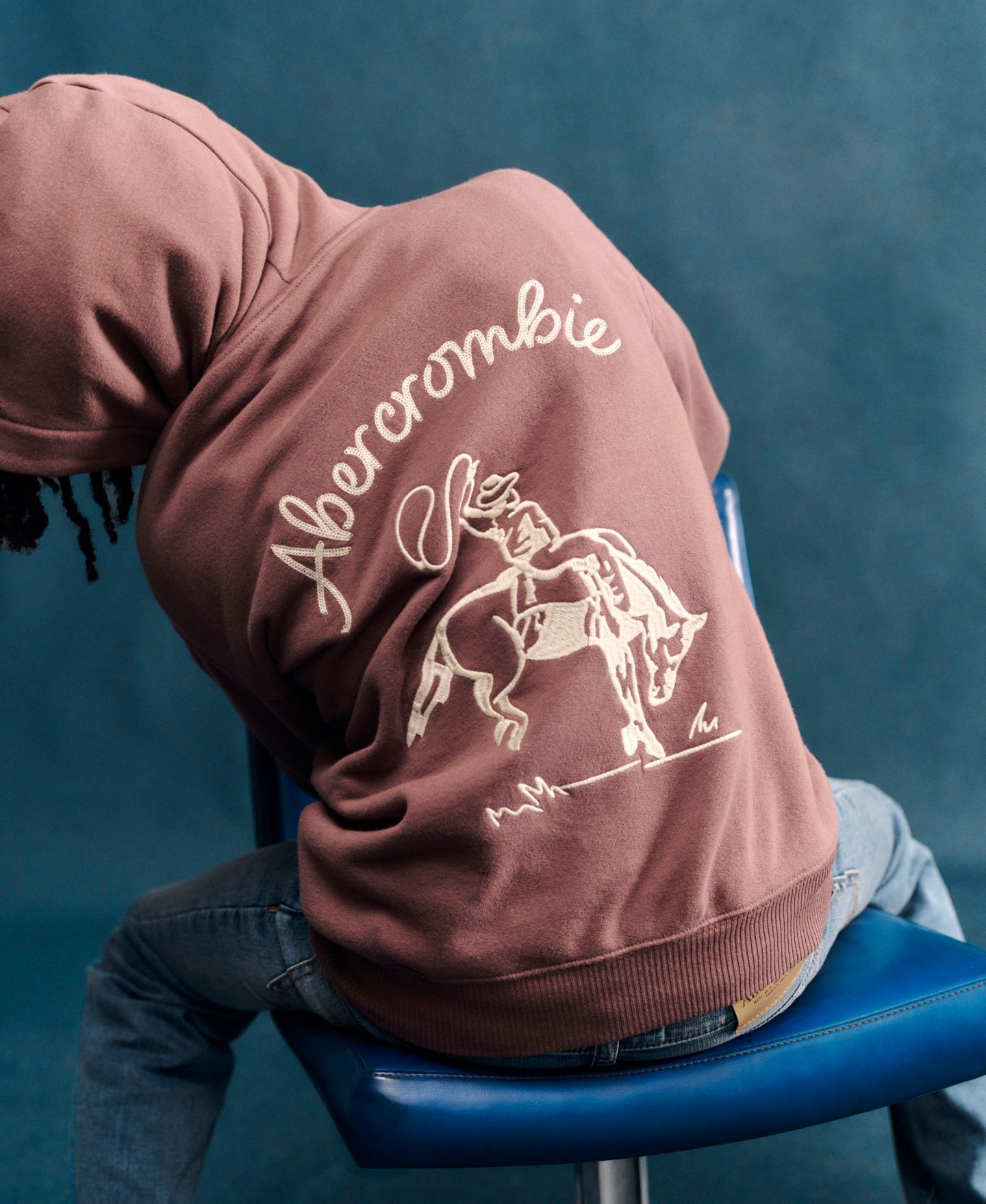 Худи abercrombie kids Long-Sleeve Saddle Up для мальчиков, цвет: Глубокий серо-коричневый — фото 7