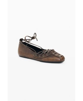Women's Flat Sneaker.