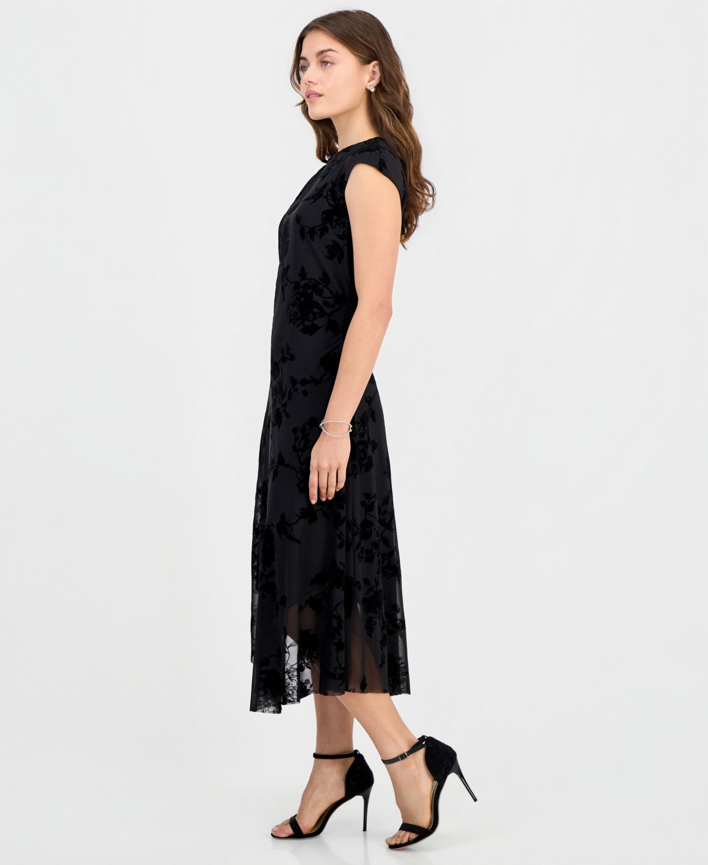Женское платье Connected Petite Flocked Velvet Hankie Midi, цвет: Чёрный — фото 4
