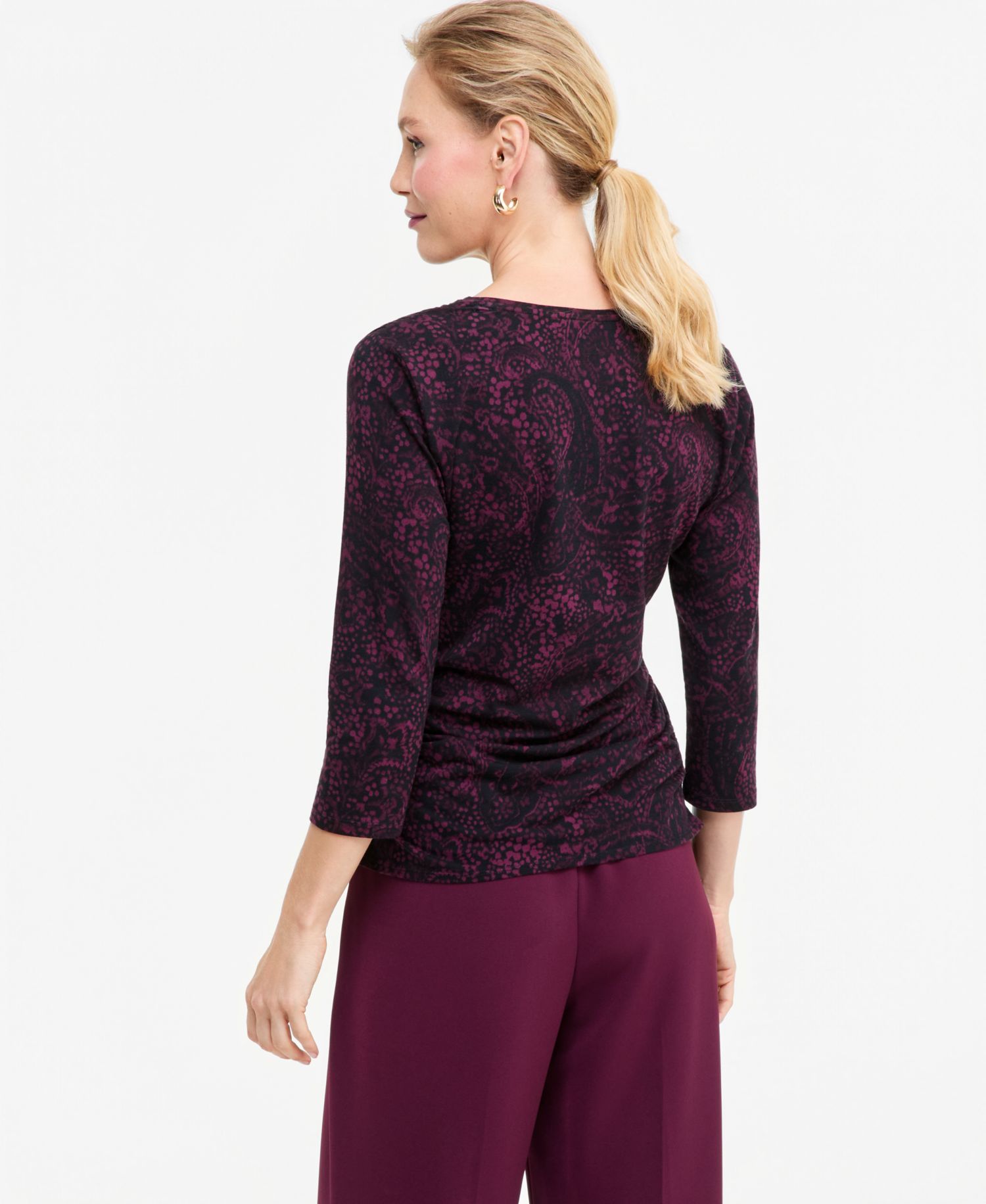 Women's 3/4-Sleeve V-Neck Printed Knit Top