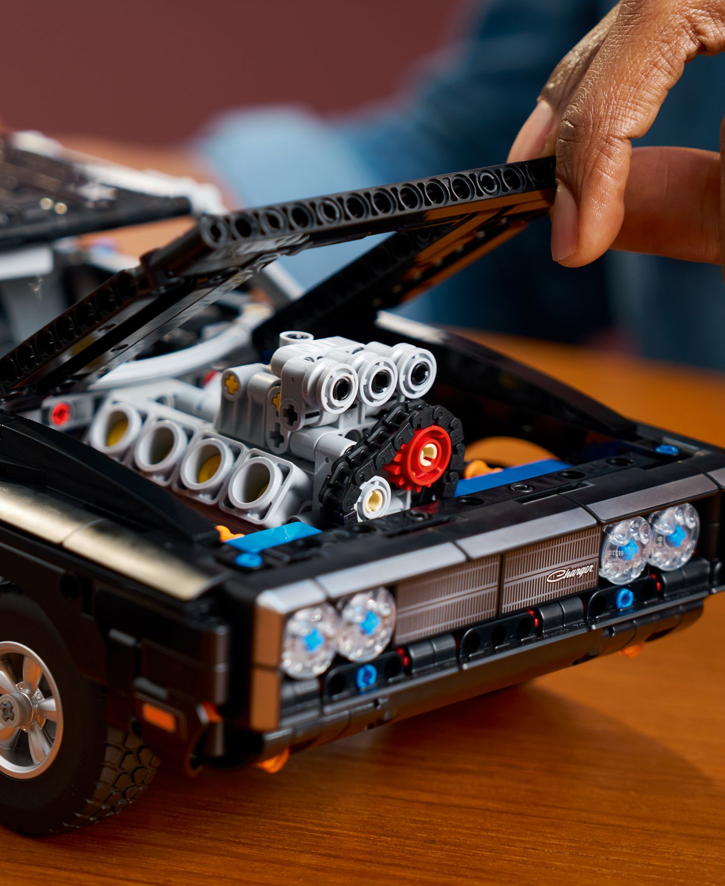 Детские конструкторы LEGO® Technic Fast and Furious Dodge Charger R/T Car 42231, 1516 Pieces — фото 4