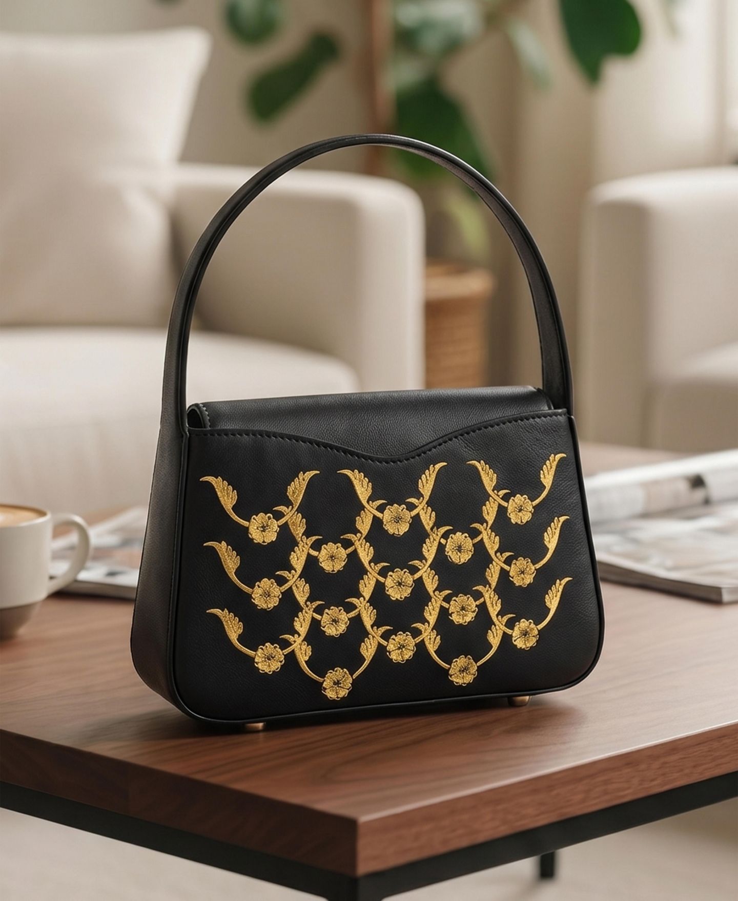 Женская сумка Aranyani Bella Italian Calf Leather Handbag, цвет: Обсидиановый — фото 3