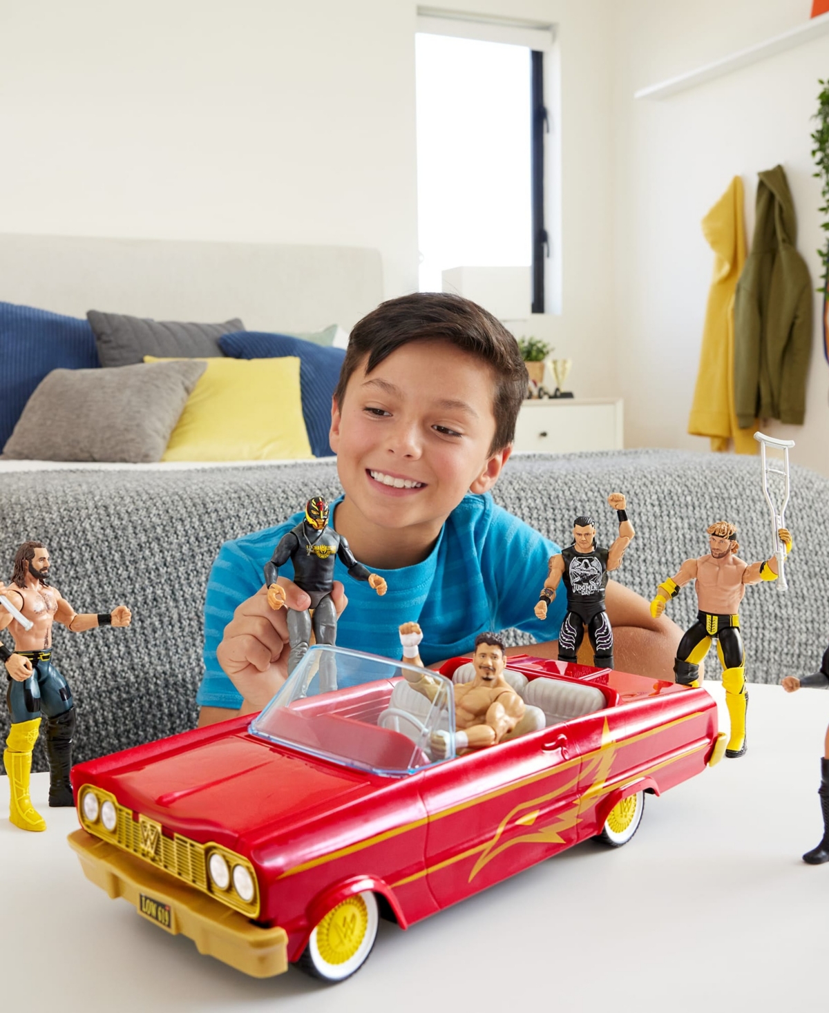 Wwe Rey Mysterio Main Event Lucha Low Rider Hydraulics Action Vehicle Set, Ages 6+