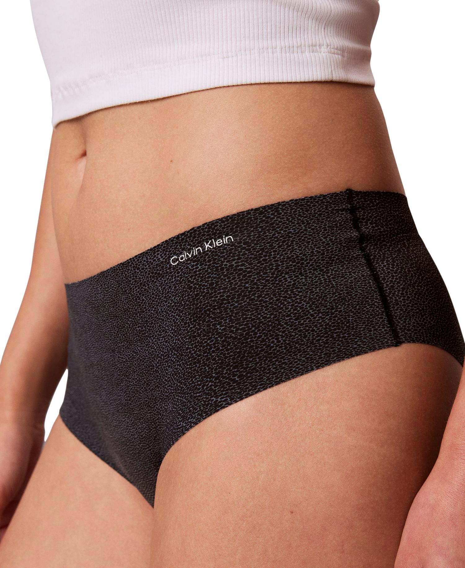 Women's Invisibles Seamless Microfiber Stretch Hipster Panty, QD5414