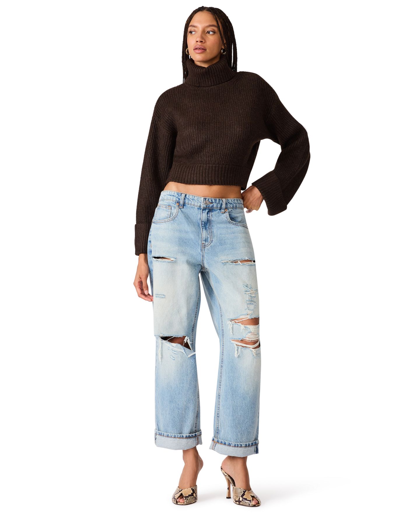 Женский свитер Steve Madden Adelaide Oversized Cropped Ribbed-Knit Long-Sleeve Turtleneck, цвет: Dark Espreeo — фото 2