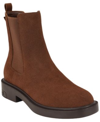 Women's Fynli Double Gore Chelsea Booties