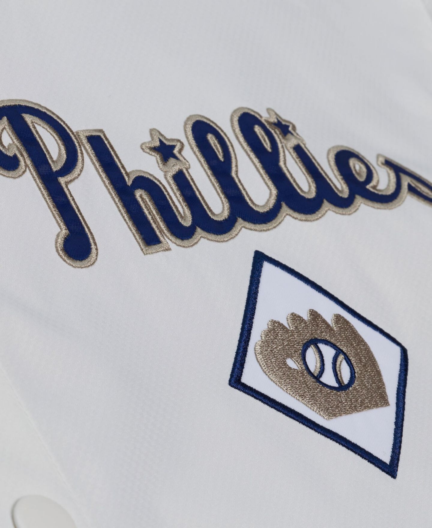 Мужская куртка Mitchell & Ness Mitchell Ness White Philadelphia Phillies Yacht Rock Coaches Full-snap Hooded Windbreaker — фото 4