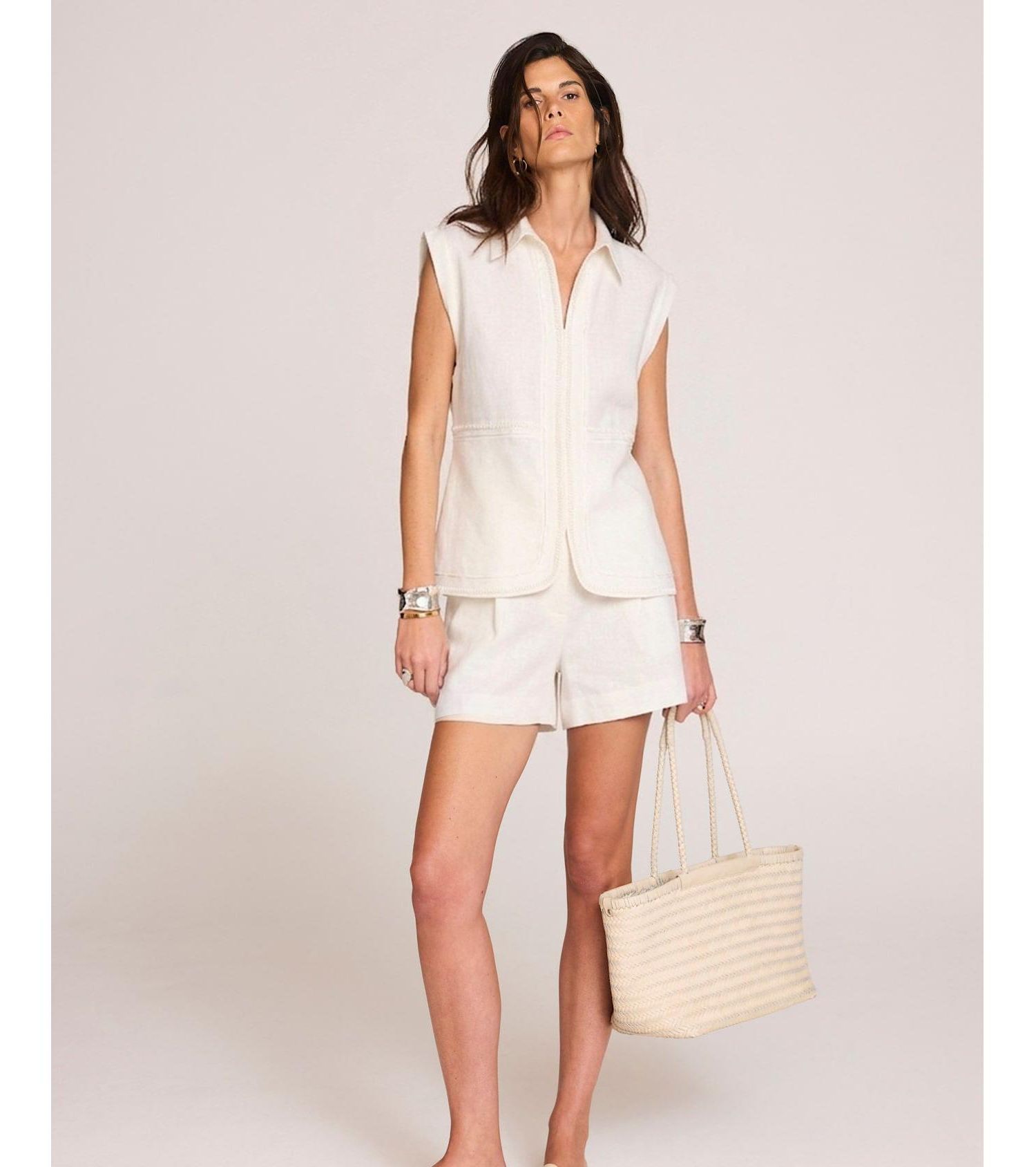 Women's Sleeveless Collared Pocket Linen Blouse