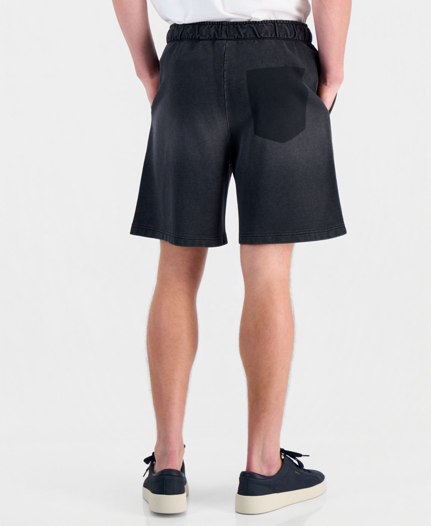 Мужские шорты Hugo Boss Nemenshort Fatigue-Inspired Washed Regular-Fit Shorts, 7" Inseam, цвет: Чёрный — фото 4
