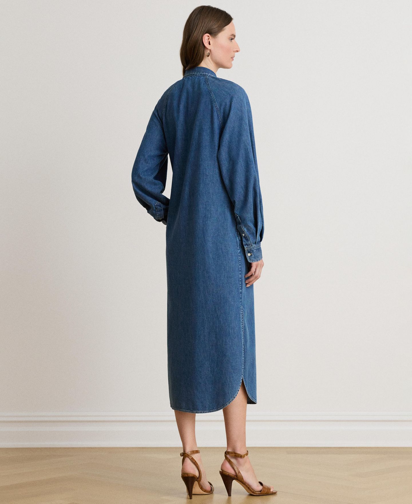 Женское платье Lauren Ralph Lauren Denim Tie-Neck Midi Shirtdress, цвет: Синий варёный — фото 4