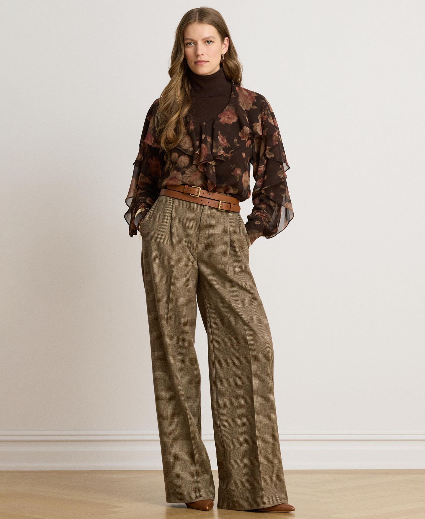 Женская блузка Lauren Ralph Lauren Graceful Floral-Print Ruffle-Trim Chiffon V-Neck, цвет: Коричневый разноцветный — фото 3