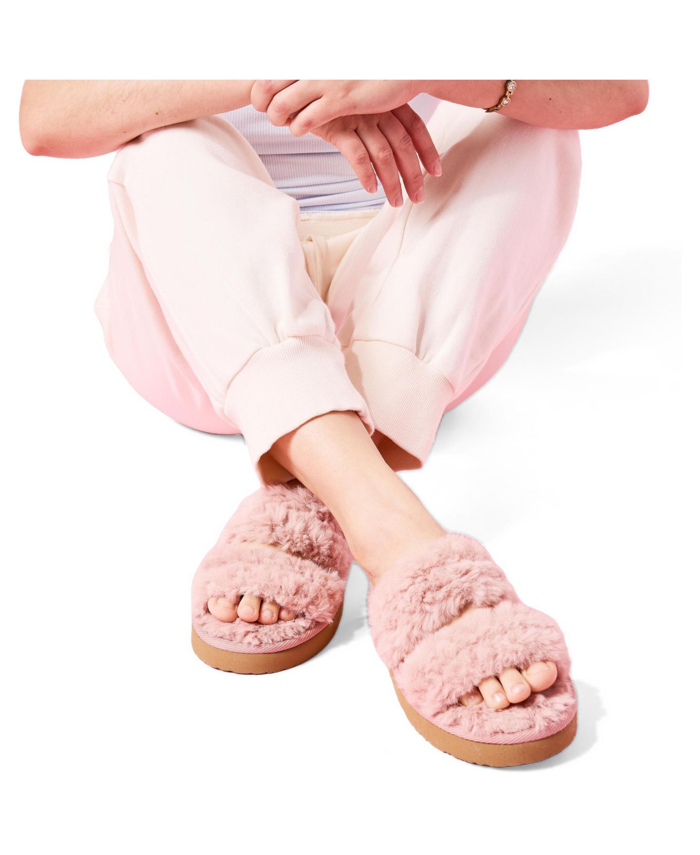 Женские тапочки Minnetonka Teddy Two Band Faux Fur Slippers, цвет: Пудровый — фото 2