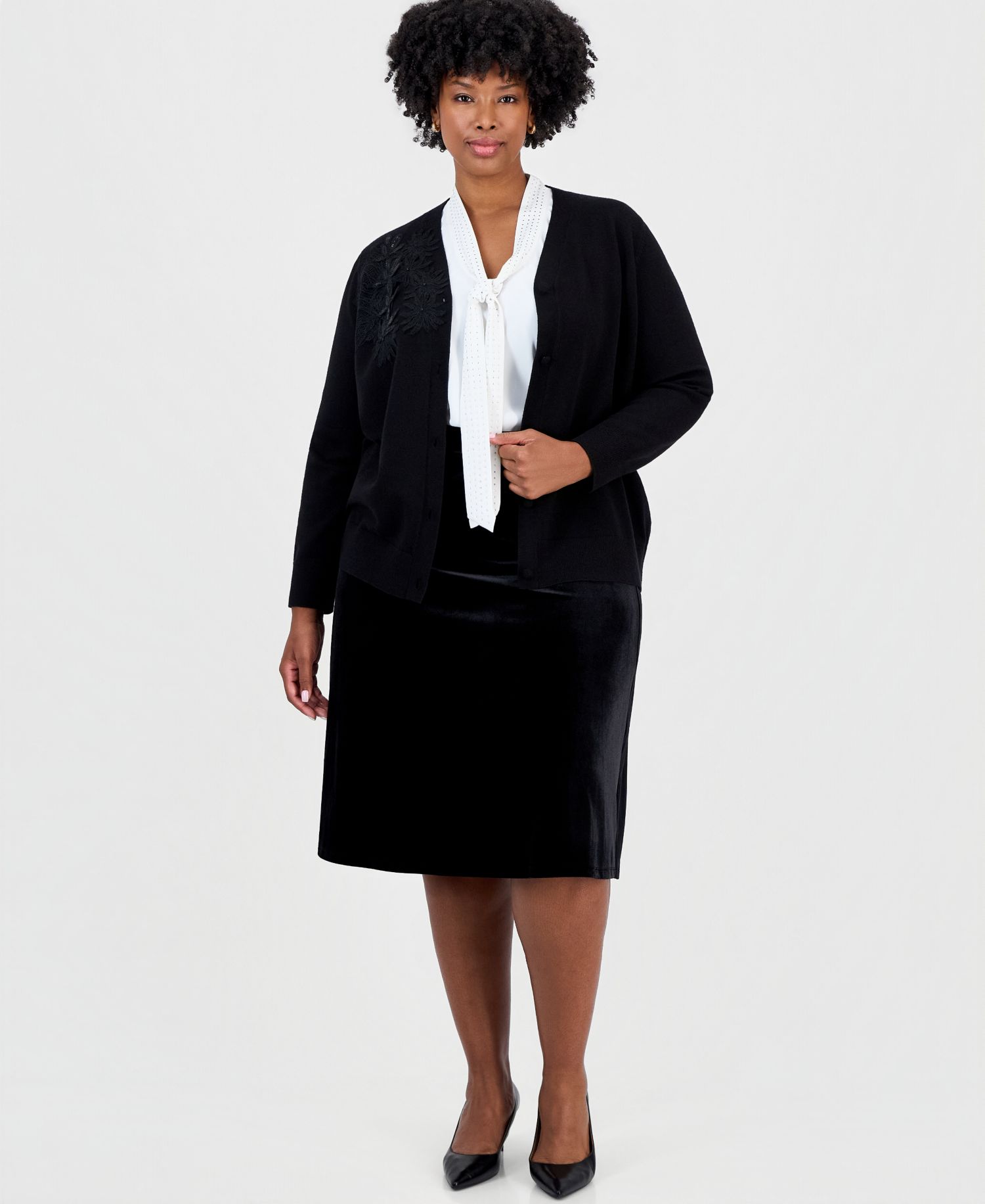 Plus Size Floral Applique With Sequin Embellishments V-Neck Cardigan