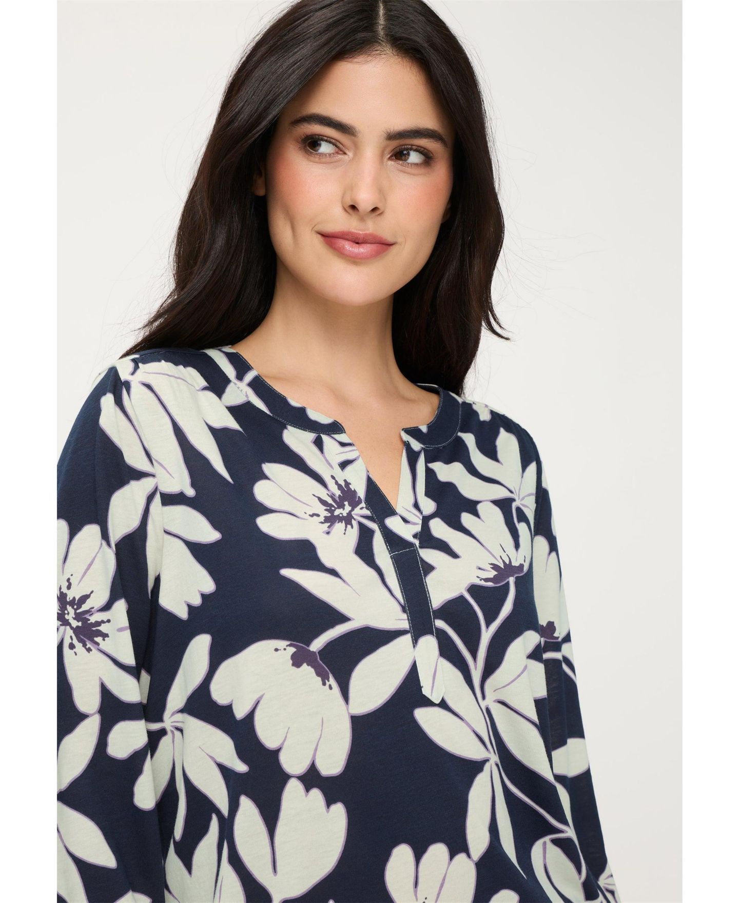 Женский топ Olsen Magnolia Print V-Neck 3/4-Sleeve Tunic, цвет: Тёмный тёмно-синий — фото 4