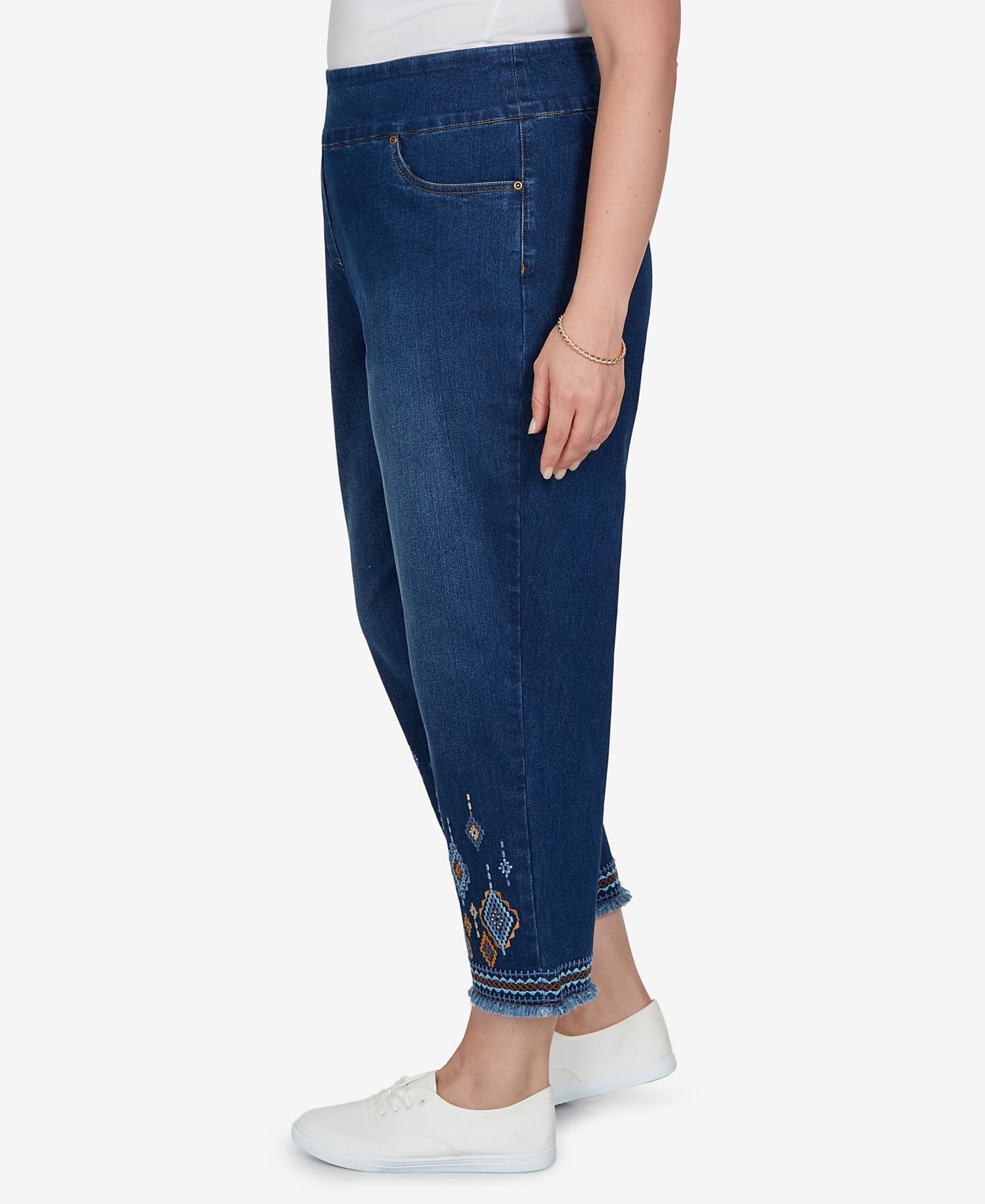 Plus Size Pull-On Mid-Rise Cropped-Ankle Denim Pants