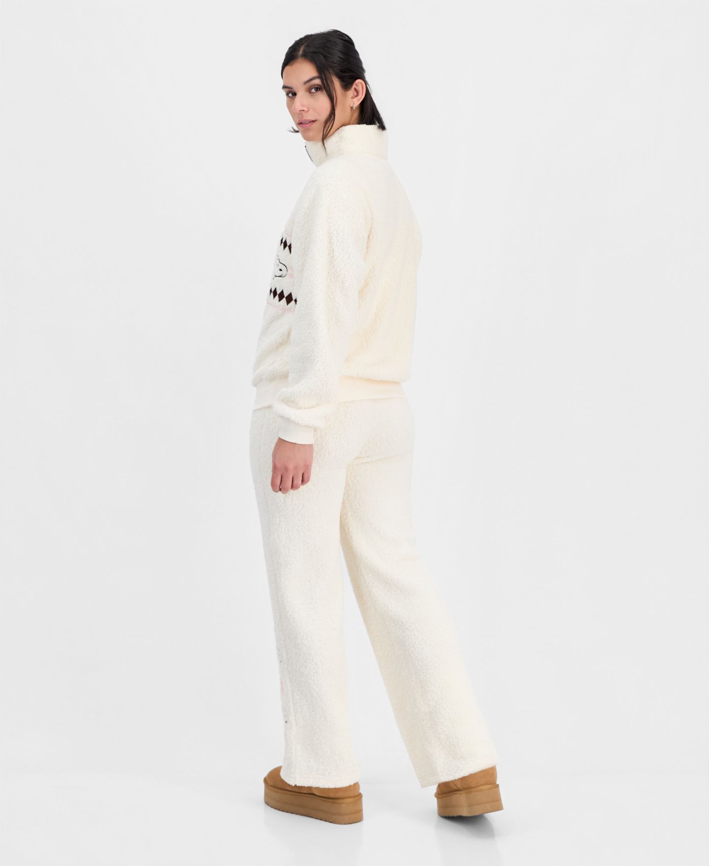 Женские комплекты Grayson Threads, The Label Juniors' Snoopy Quarter-Zip Sherpa Pullover Top and Pants, цвет: Молочно-белый — фото 2