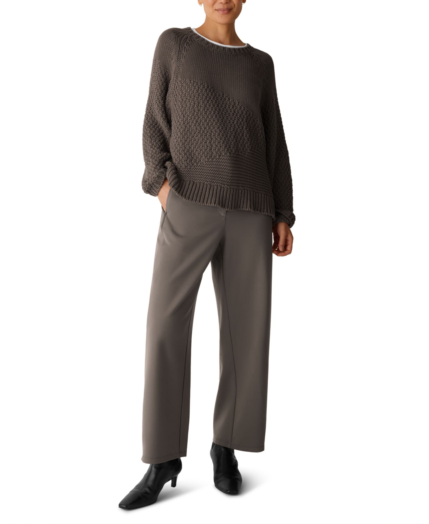 Women's Boxy-Fit Long-Sleeve Crewneck Sweater