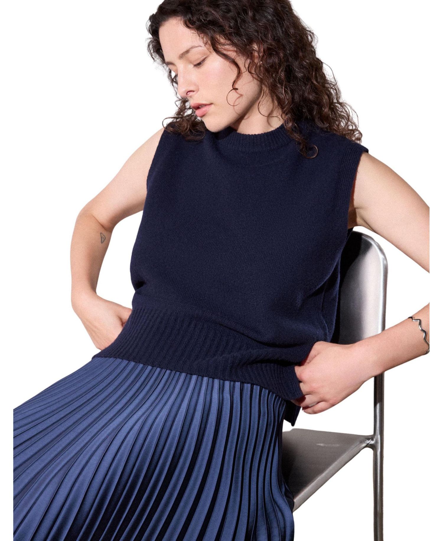 Women's Sleeveless Boxy-Fit Wool Sweater Vest