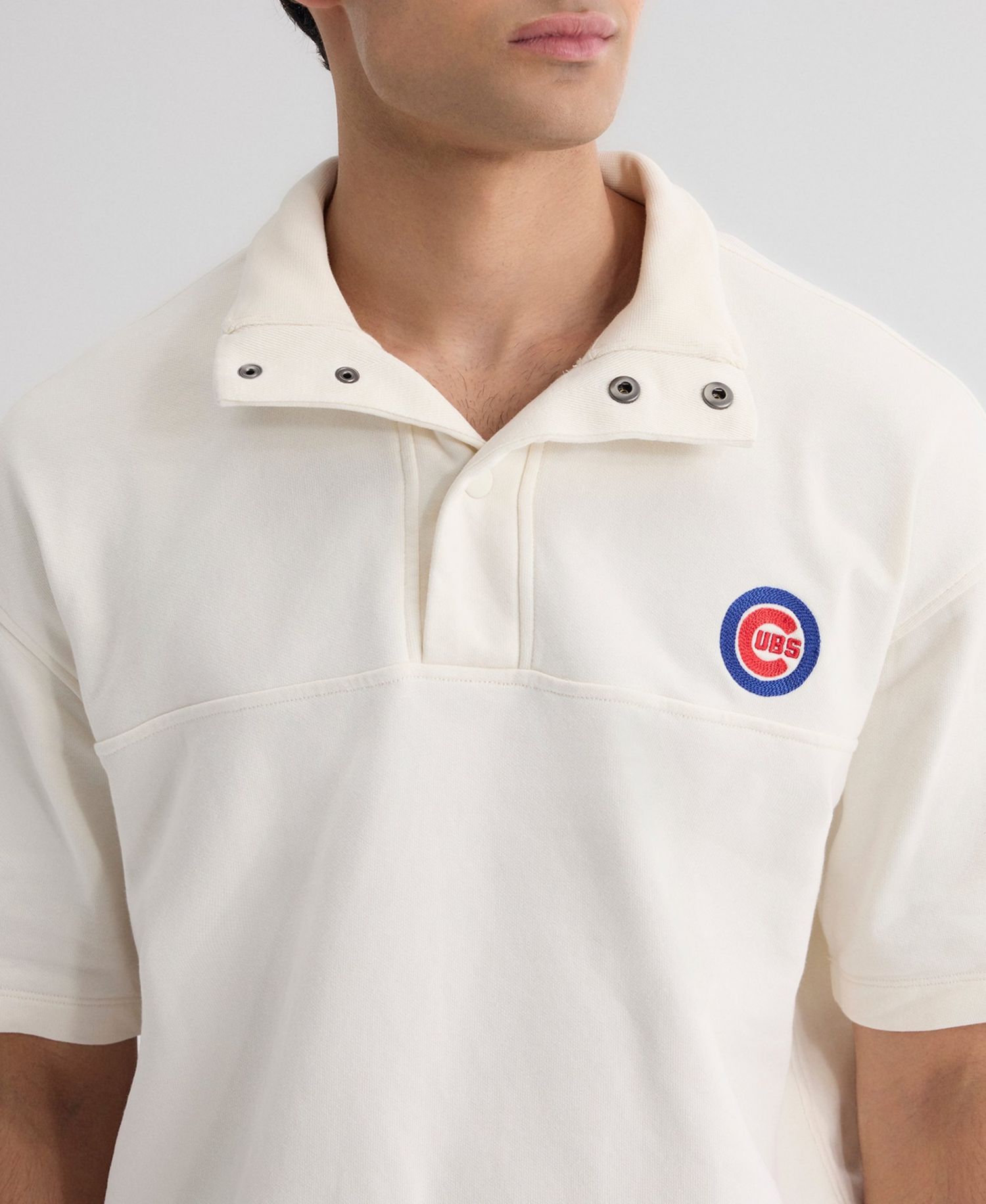Men's Chicago Cubs Iconic Mock-Neck Short-Sleeve Relaxed-Fit T-Shirt
