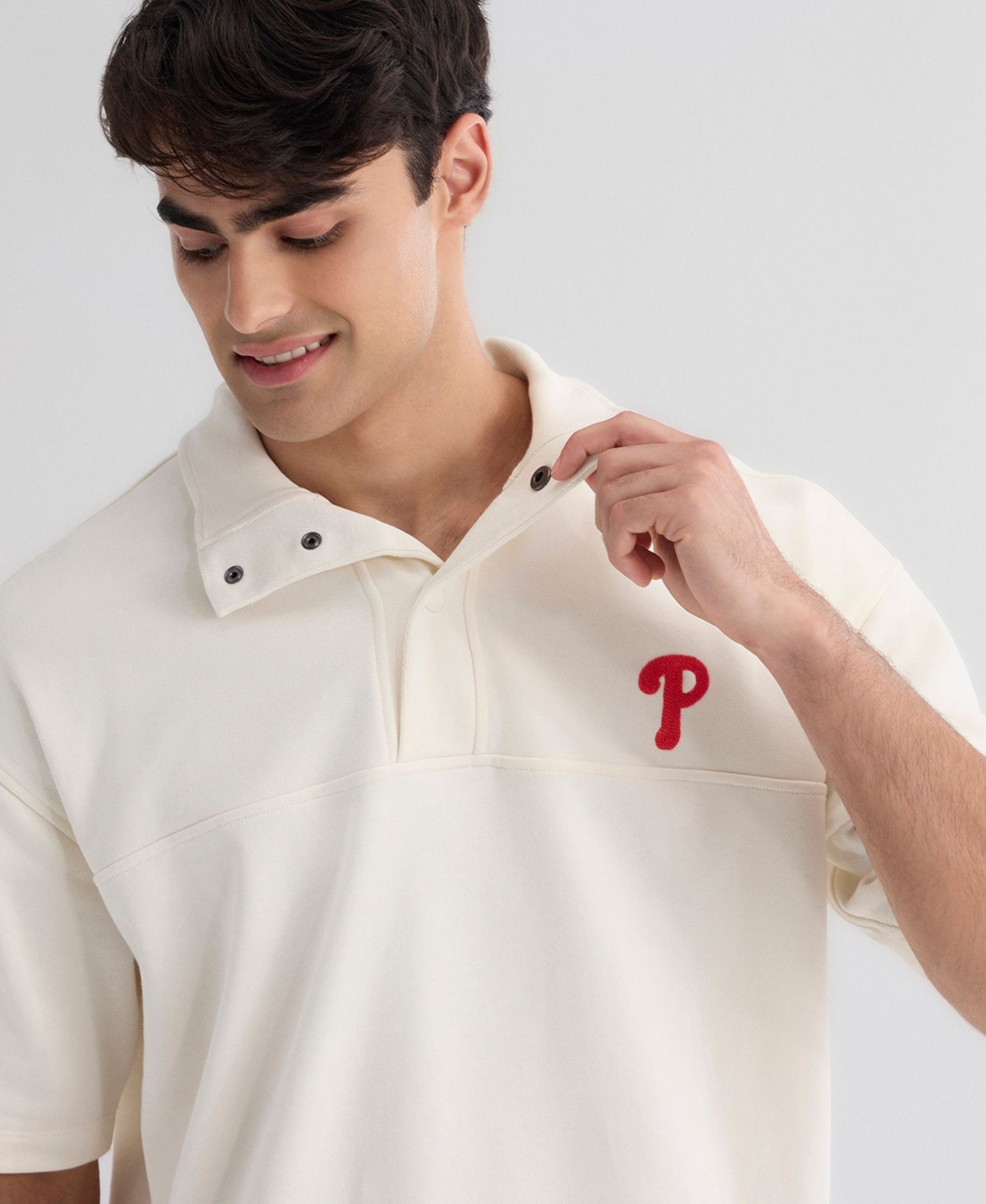 Men's Philadelphia Phillies Iconic Mock Neck Relaxed-Fit Short-Sleeve Pullover