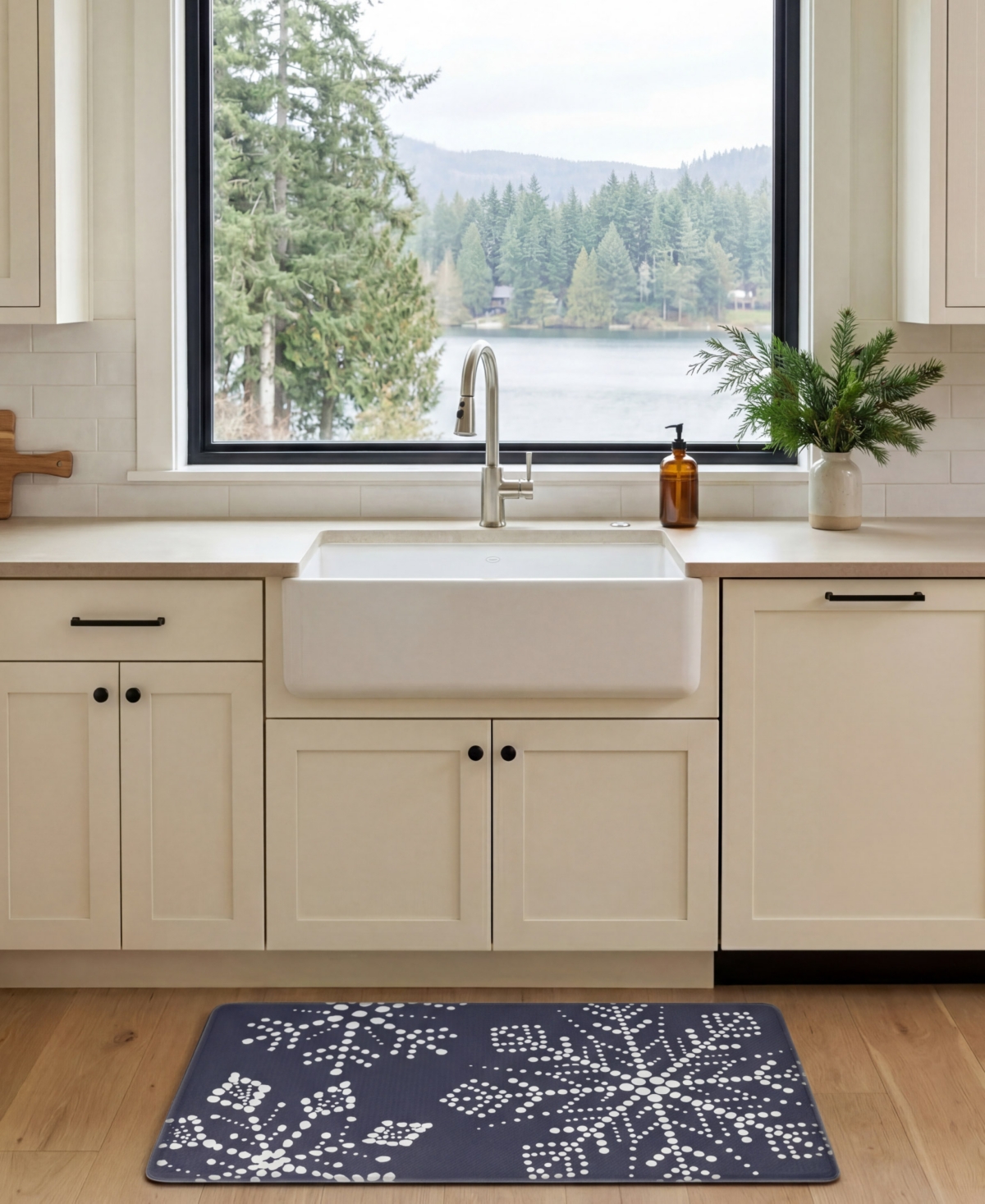 Eddie Bauer Snowflakes Non-Slip Kitchen Mat