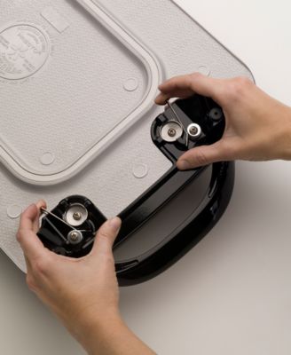 07062 22" Electric Ceramic Griddle w/Removable Handles