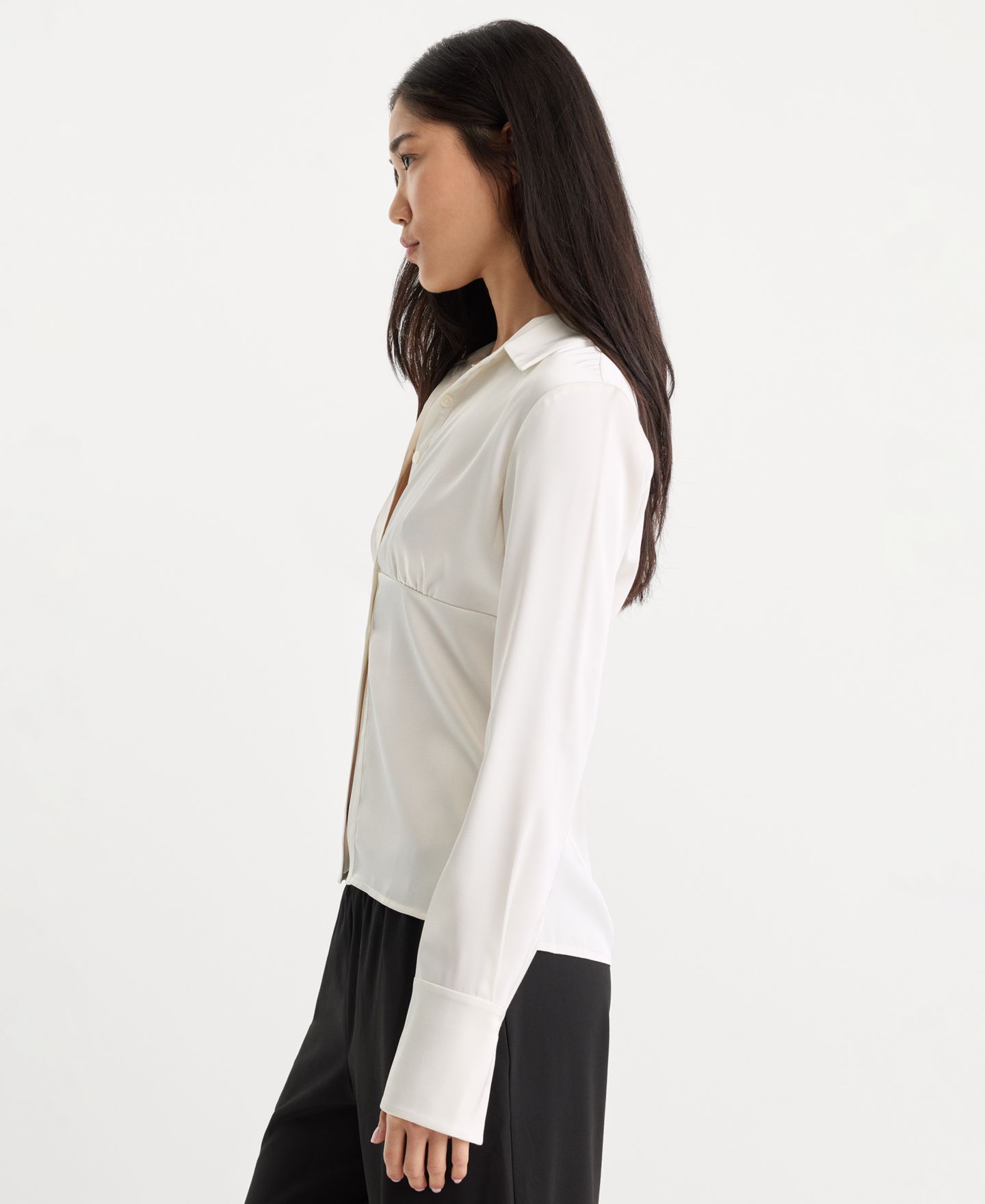 Женская блузка Good American Collared Long-Sleeve Satin, цвет: Меловой — фото 3