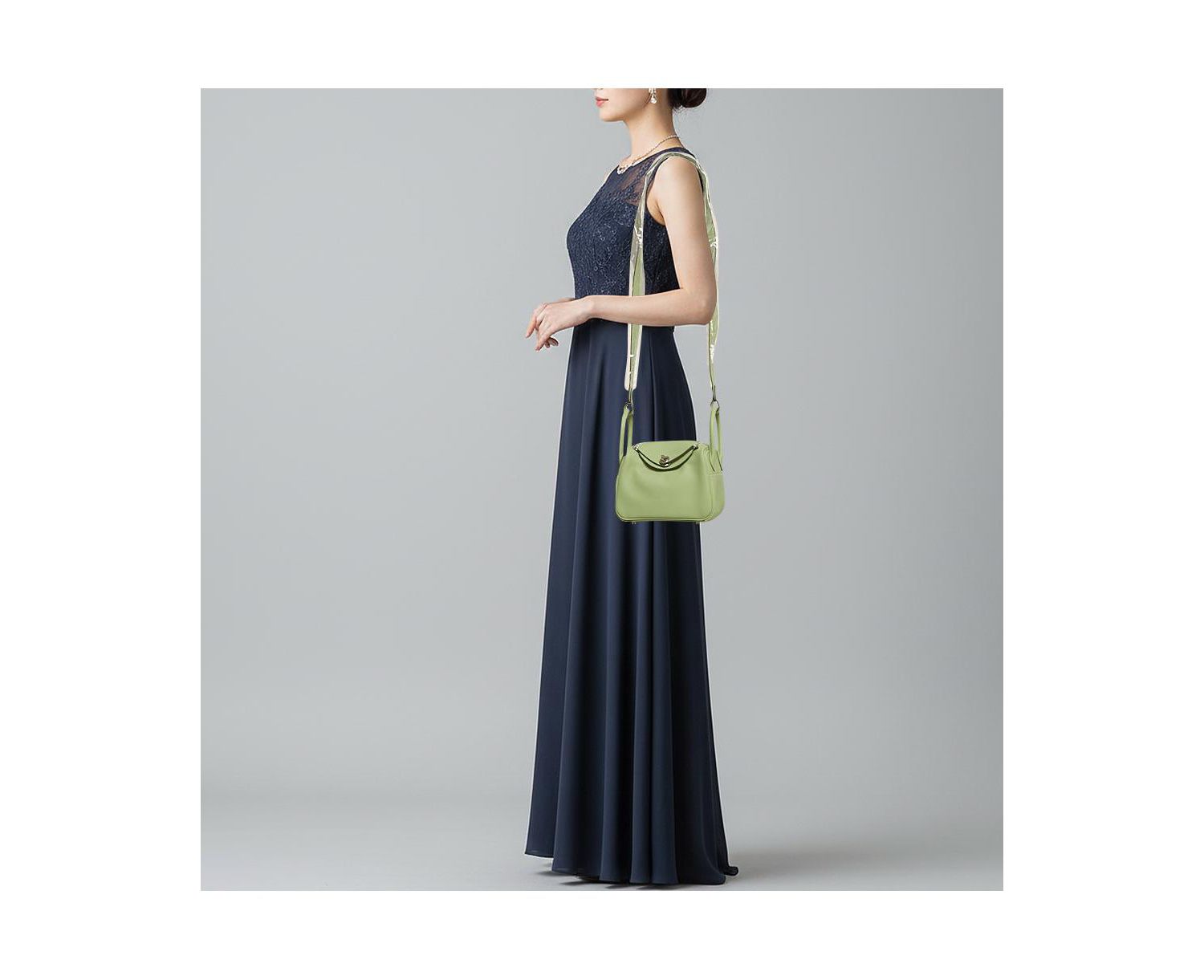 Pre-Owned HERMES Lindy Mini Palladium Finish Vert Swift Leather Shoulder Bag