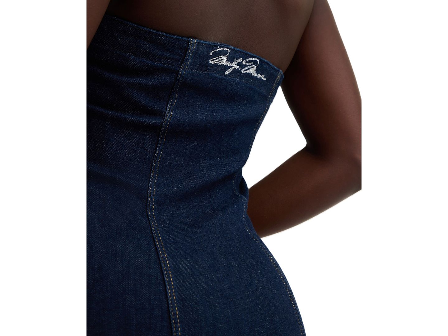 Женское платье GUESS Jocelyn Halter Sleeveless Denim Dress, цвет: Rinse Anniversary — фото 4