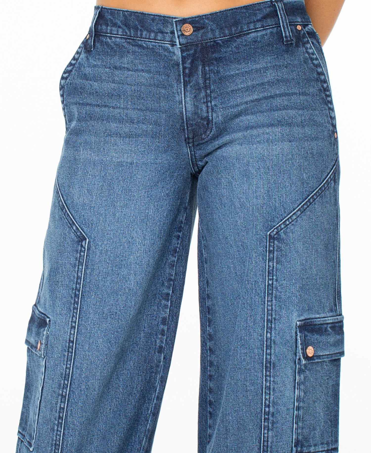 Juniors' Mid-Rise Wide-Leg Cargo Jeans
